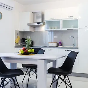 Petra Modern With Free Parking And Bbq Zadar